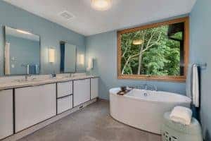 Custom Home Master Bath tub
